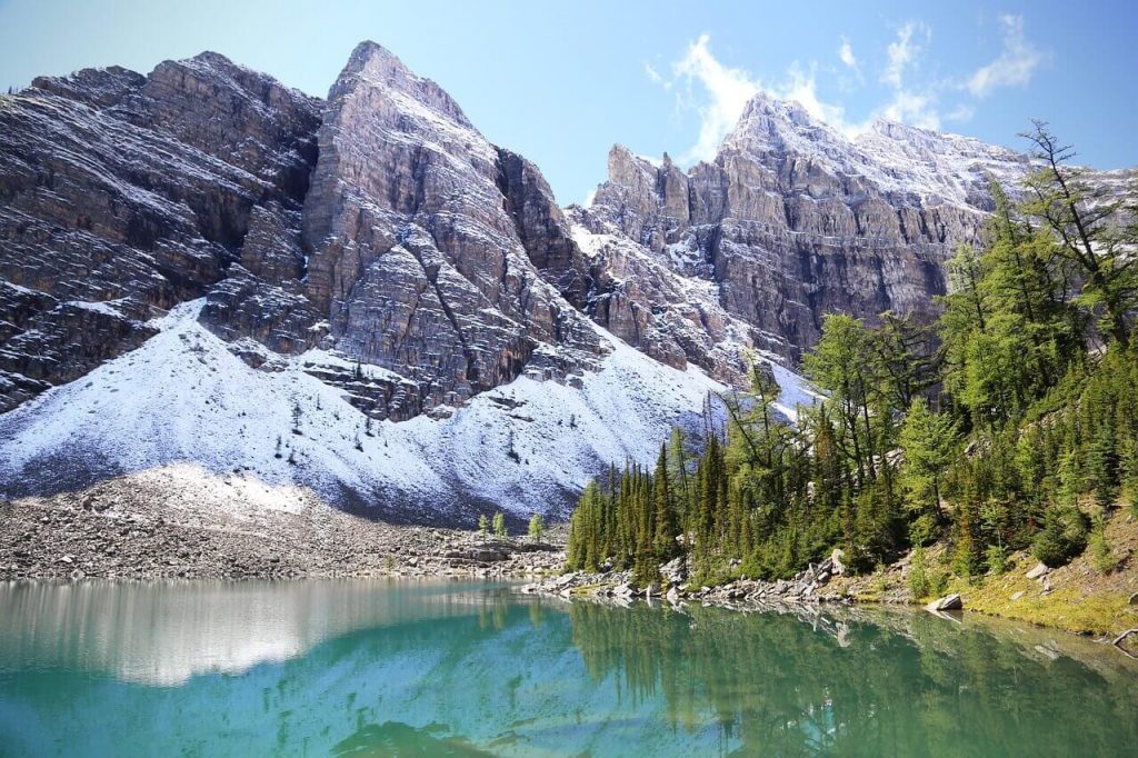 Lake Agnes Tea house is located beside this beautiful lake. Hike upto to this beautiful lake from Lake Louise