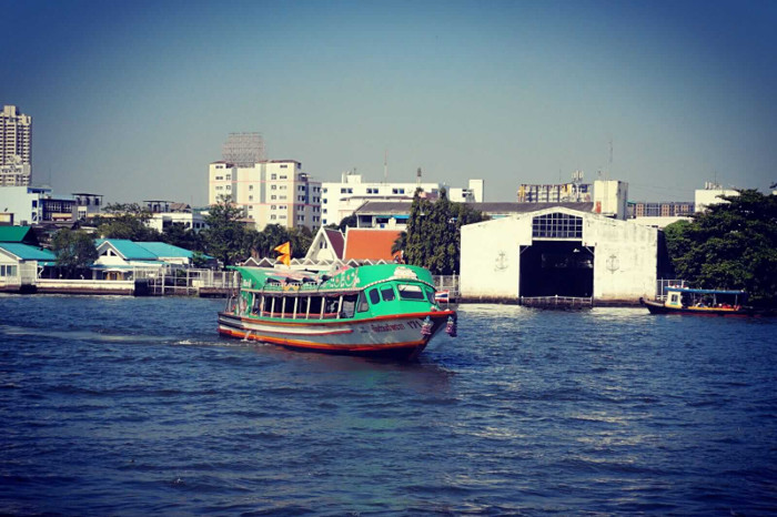 Chao Phraya River - How to use the express boats