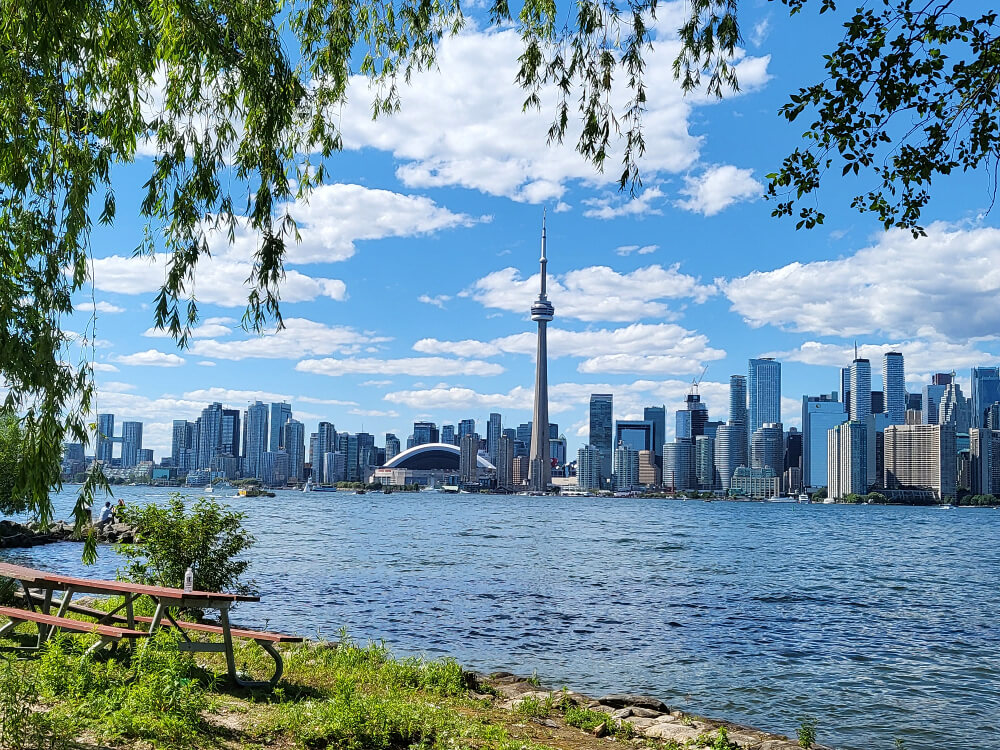 Toronto Skyline from Toronto Islands Traveling Pari Toronto Skyline from Toronto Islands Traveling Pari
